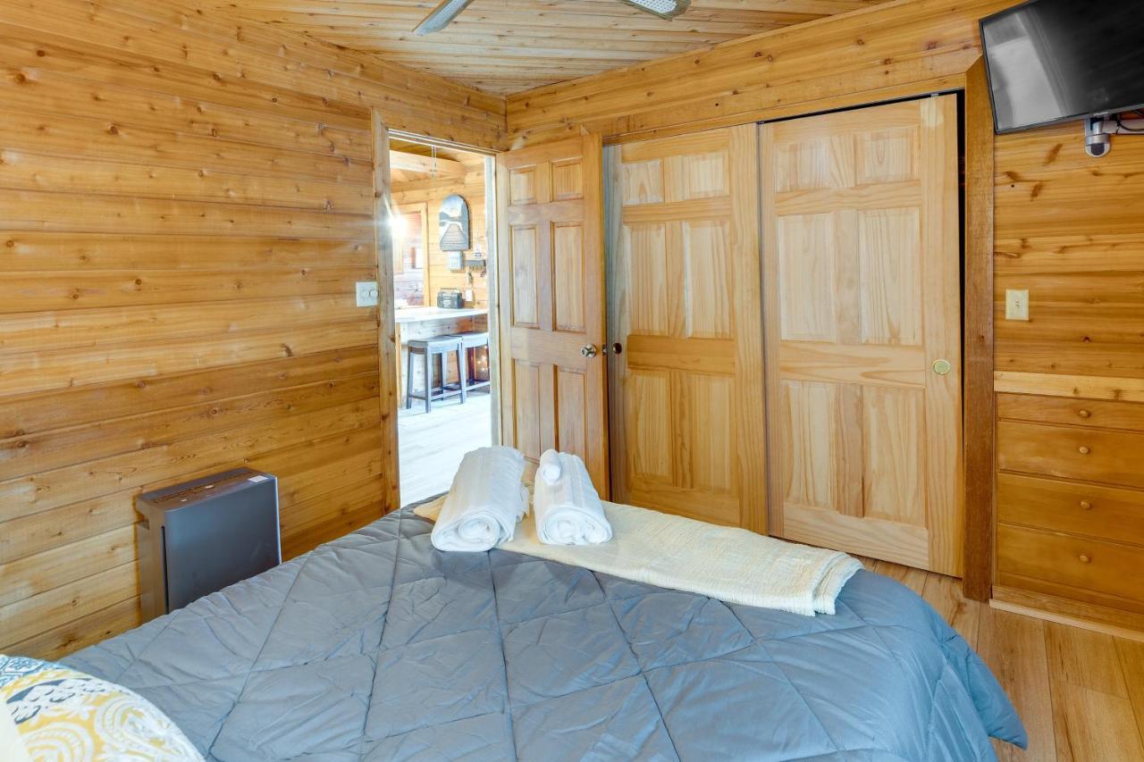 Okauchee Lake Vacation Rental With Boat Dock! Oconomowoc Exterior foto