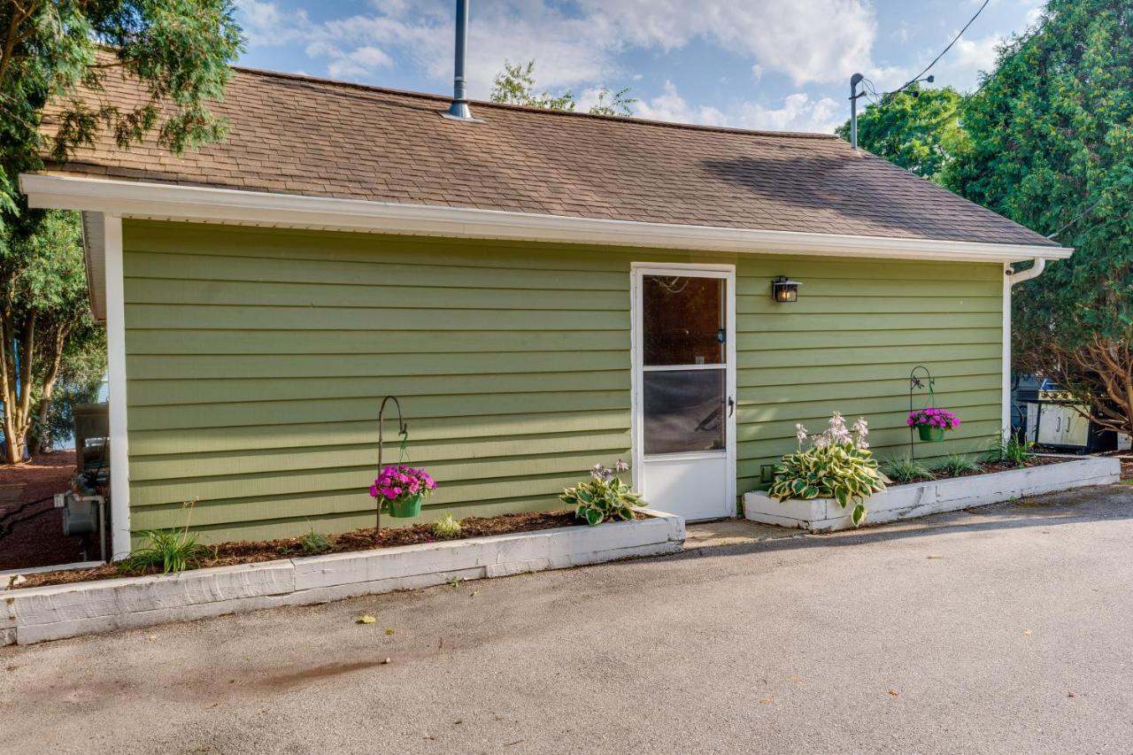 Okauchee Lake Vacation Rental With Boat Dock! Oconomowoc Exterior foto